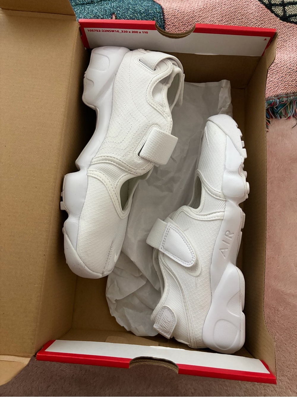 Nike women’s rift white new with tags
